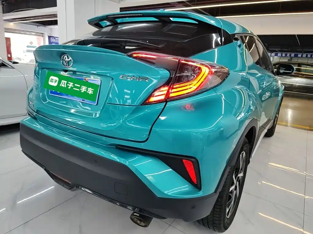 Toyota C-HR 2019 — фото 7