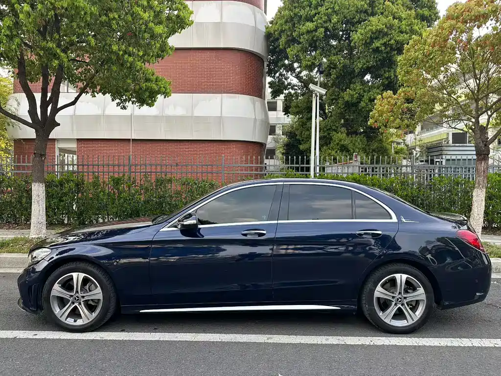 Mercedes-Benz C-Class 2019 — фото 4