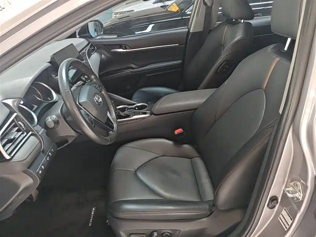 Toyota Camry 2022 — фото 15