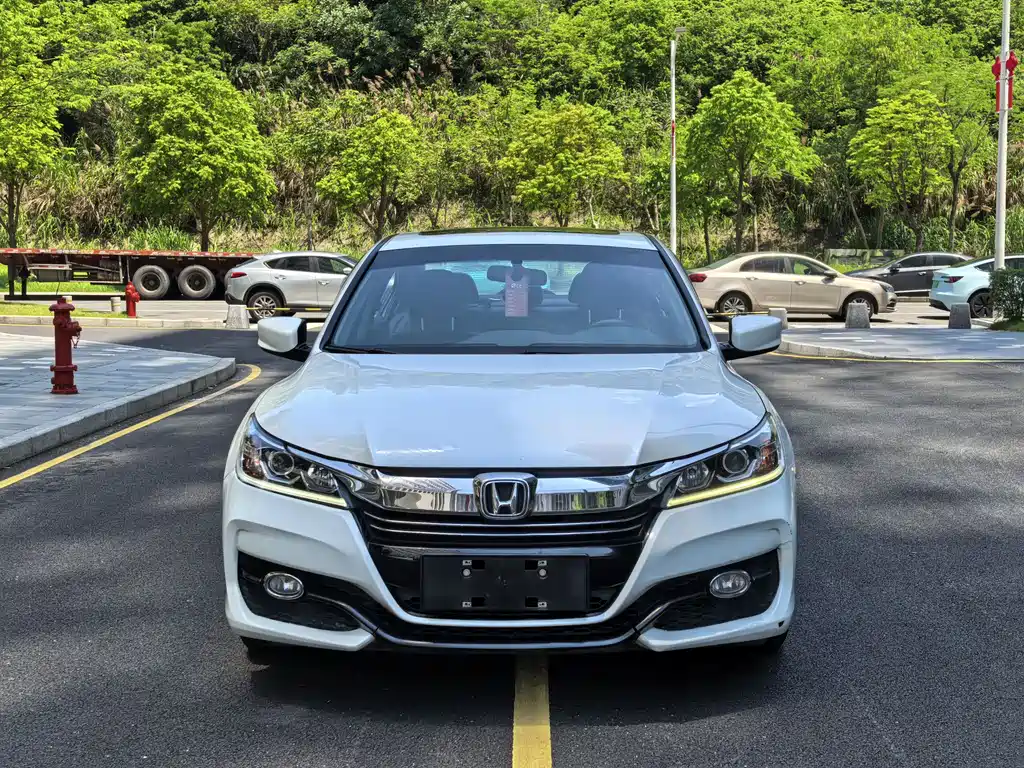 Honda Accord 2017 — фото 2