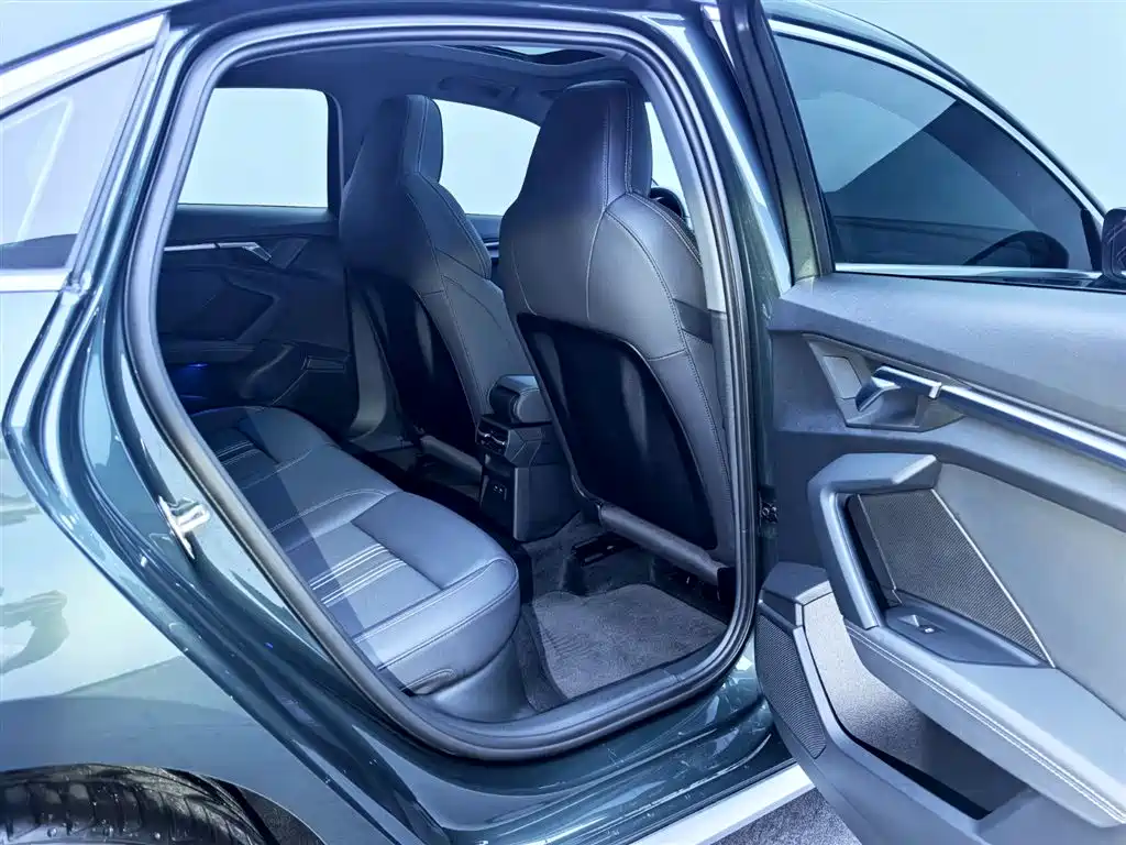 Audi A3 2023 — фото 12