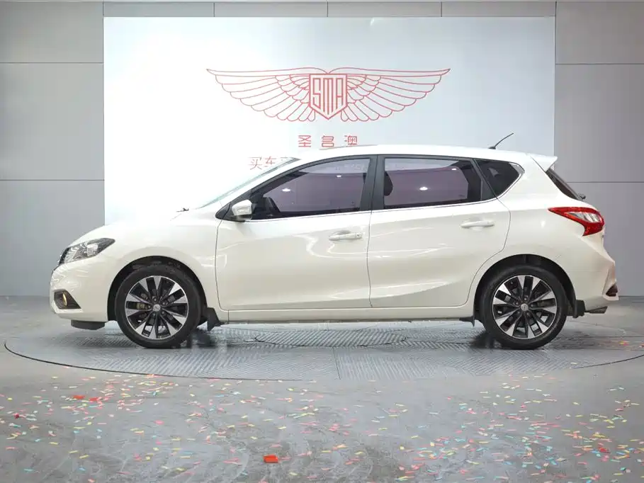 Nissan Tiida 2017 — фото 2