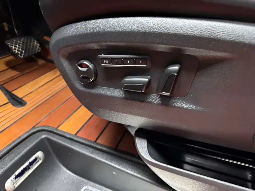 Volkswagen Multivan 2019 — фото 17