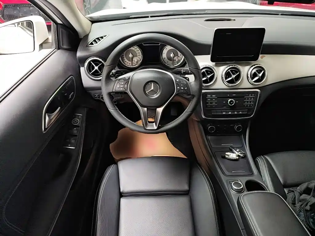 Mercedes-Benz GLA 2016 — фото 17