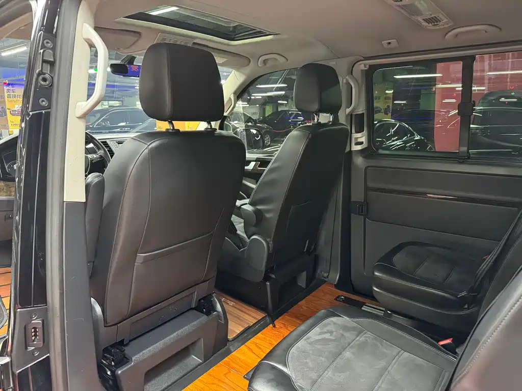 Volkswagen Multivan 2019 — фото 33
