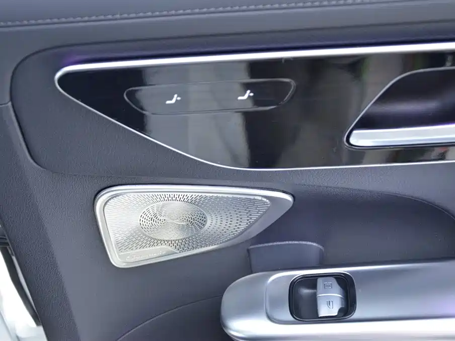 Mercedes-Benz C-Class 2024 — фото 13