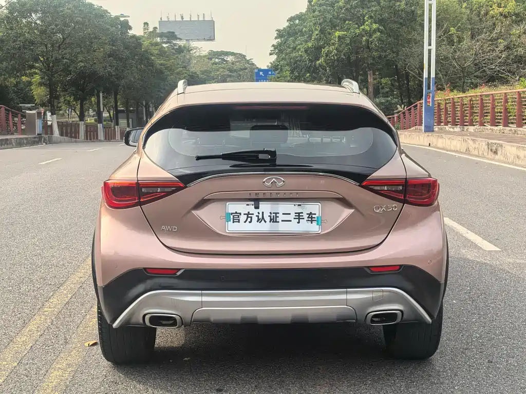 Infiniti QX30 2017 — фото 9