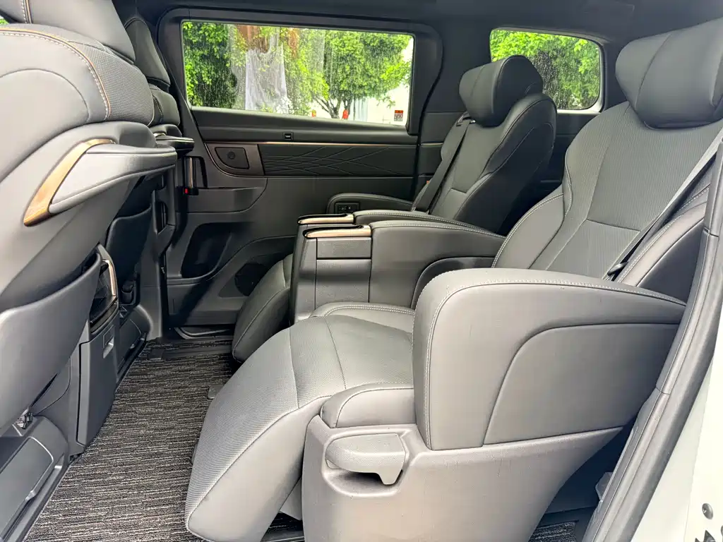 Toyota Alphard 2026 — фото 15
