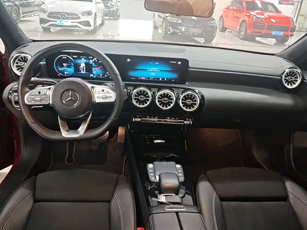 Mercedes-Benz A-Class 2023 — фото 10