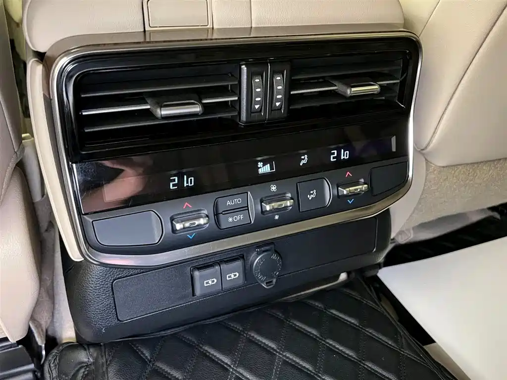 Toyota Land Cruiser 2023 — фото 11