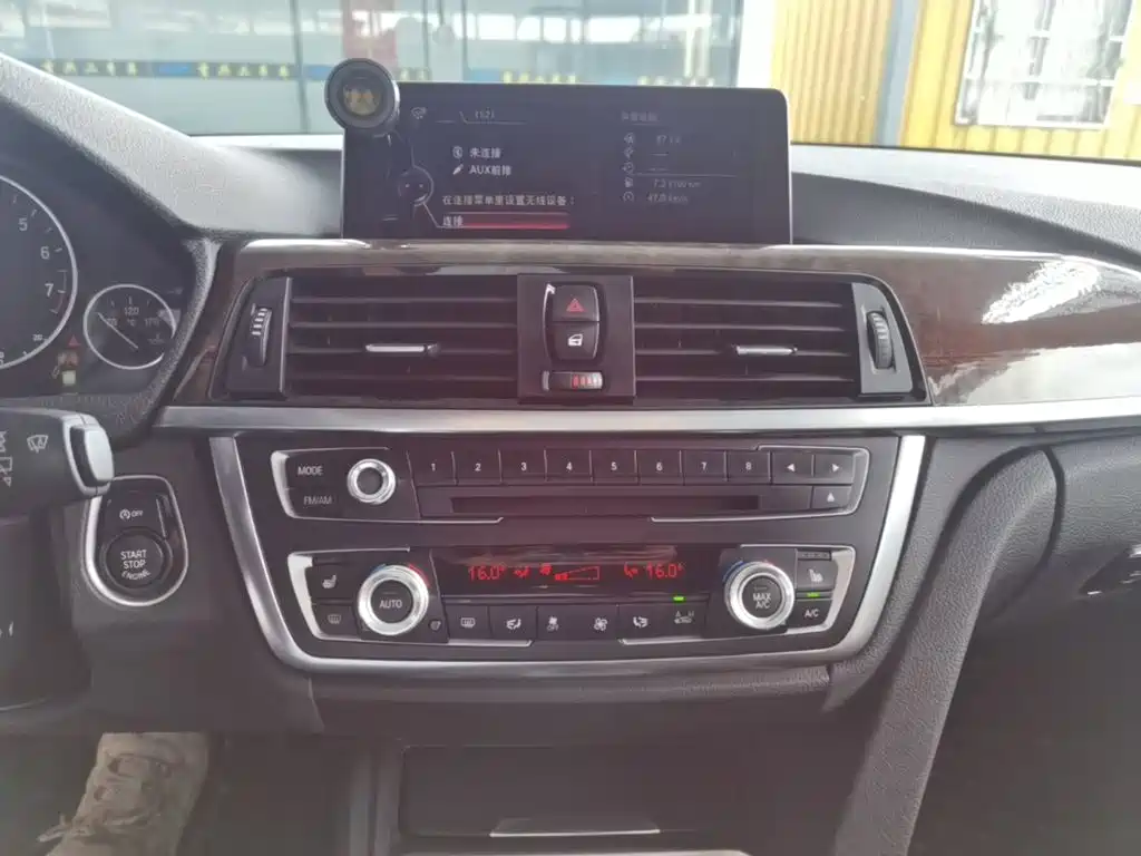 BMW 3 Series 2015 — фото 13