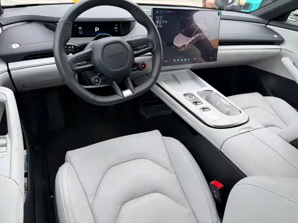 Xiaomi SU7 2025