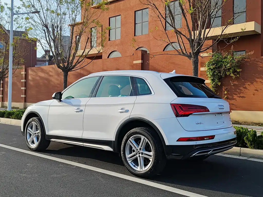 Audi Q5L 2023 — фото 29