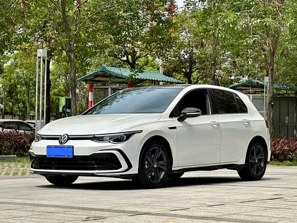 Volkswagen Golf 2023