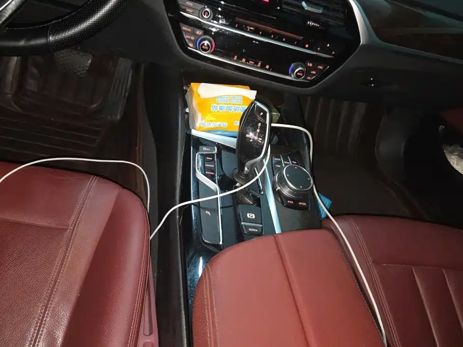 BMW 5 Series 2017 — фото 16