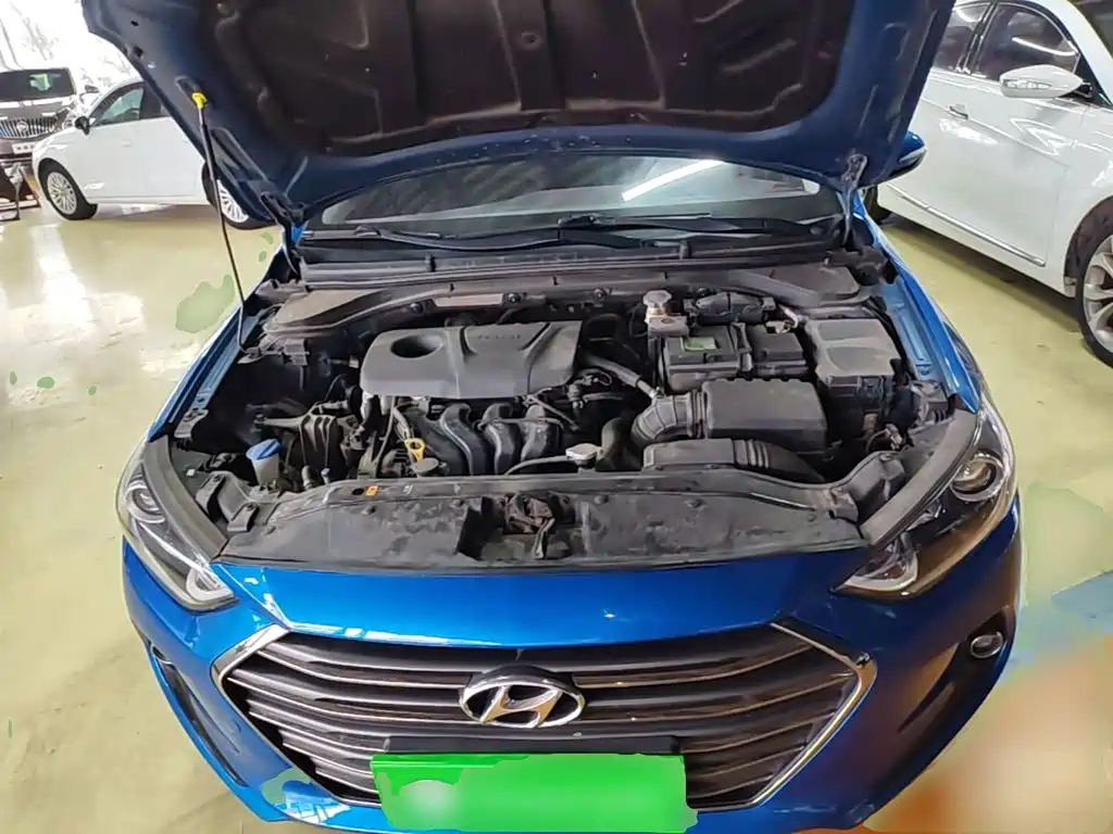 Hyundai Elantra 2018 — фото 20