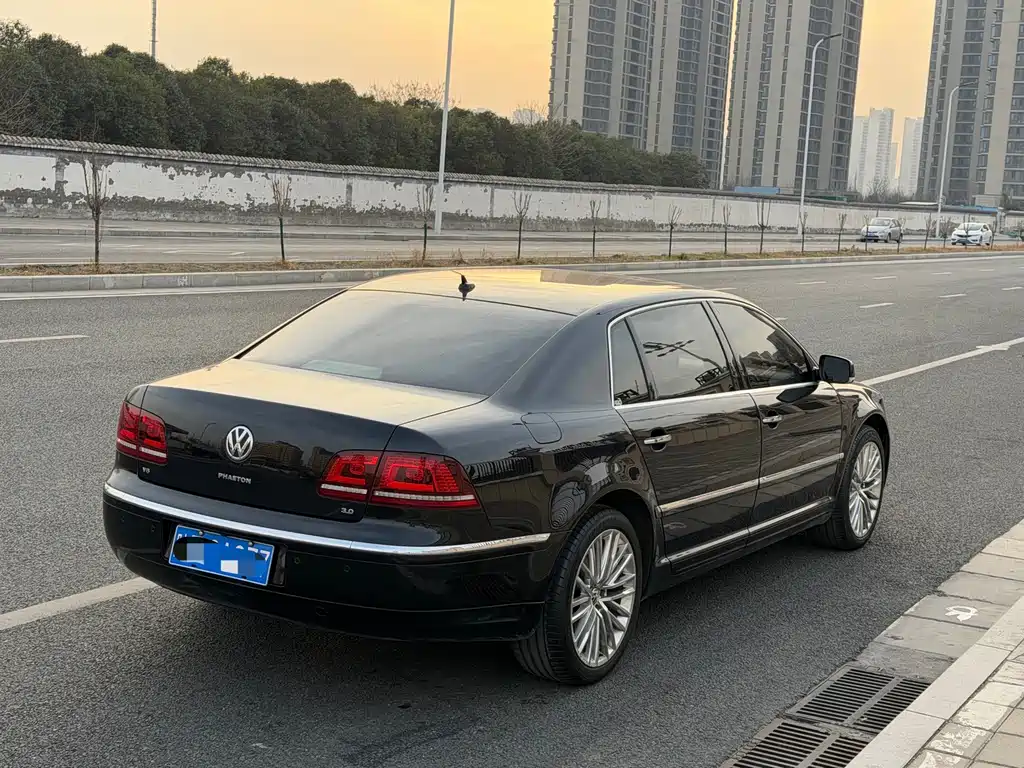 Volkswagen Phaeton 2016 — фото 17