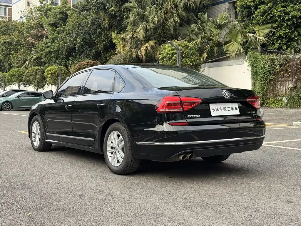 Volkswagen Passat 2017 — фото 8