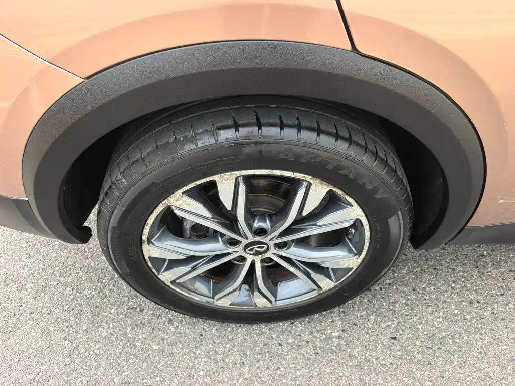 Infiniti QX30 2017 — фото 19