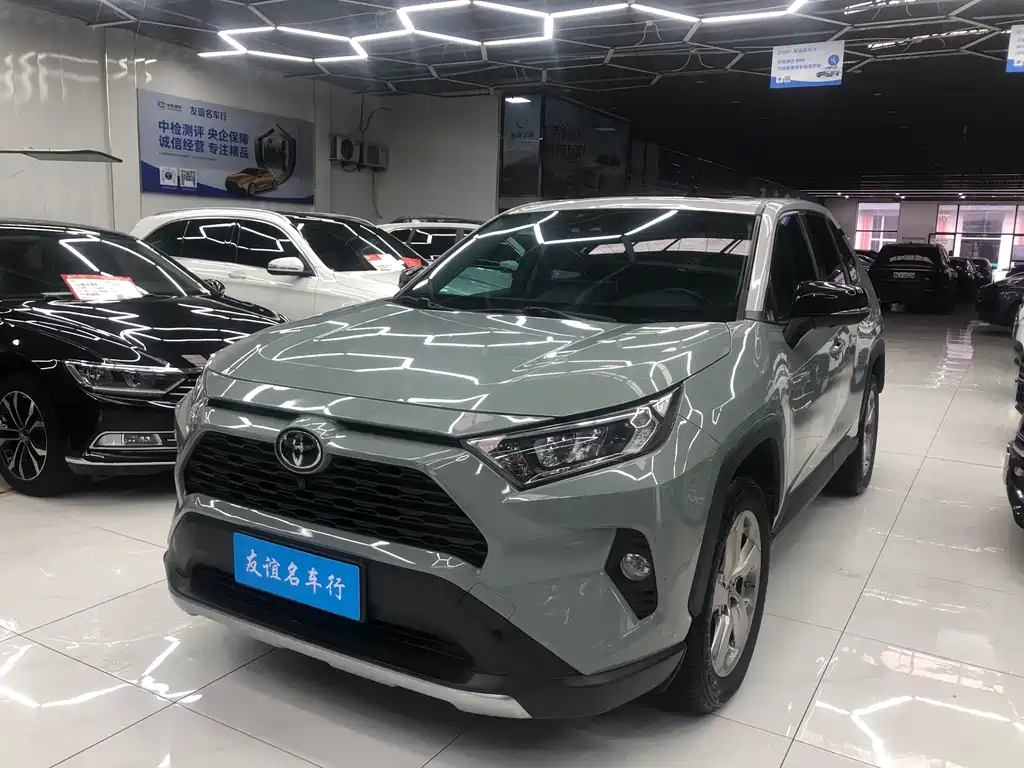 Toyota RAV4 2019 — фото 2