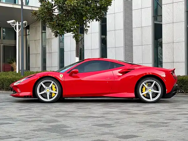 Ferrari F8 2020