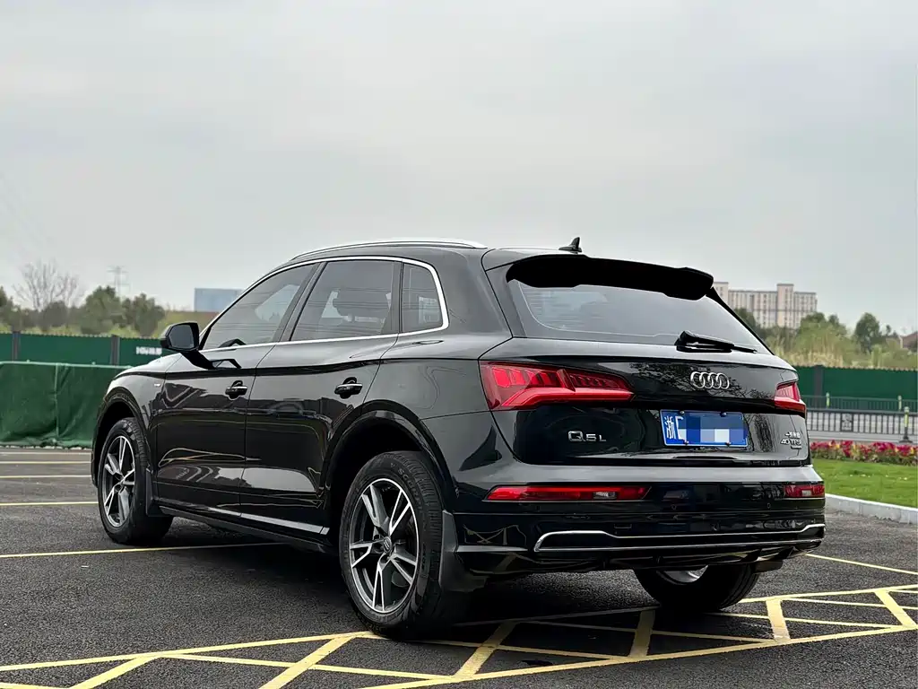 Audi Q5L 2019