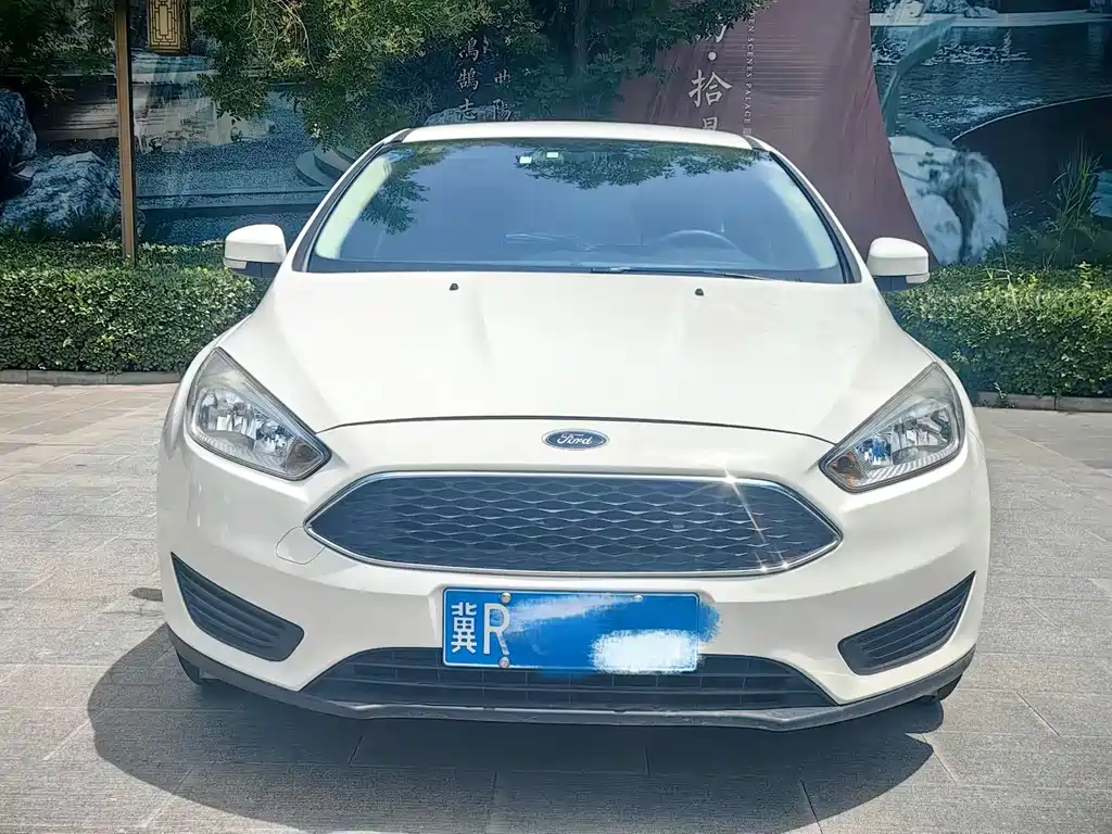 Ford Focus 2018 — фото 1