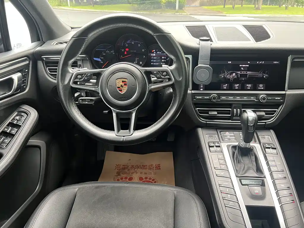 Porsche Macan 2019 — фото 11
