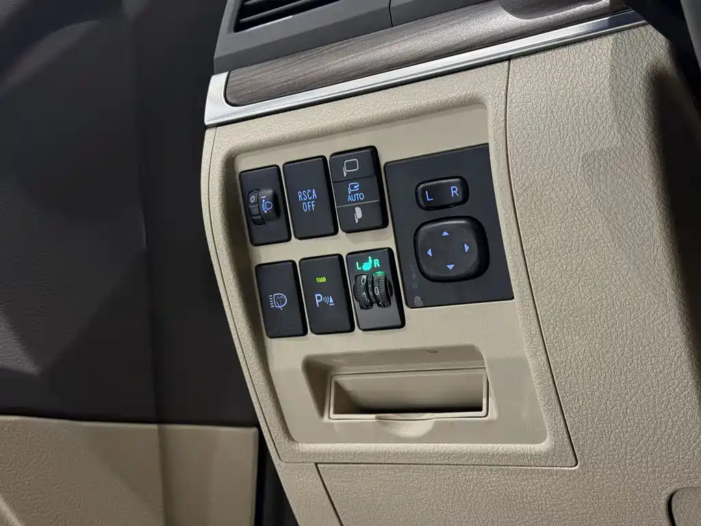 Toyota Land Cruiser 2020 — фото 17