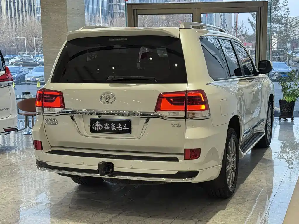 Toyota Land Cruiser 2020 — фото 19