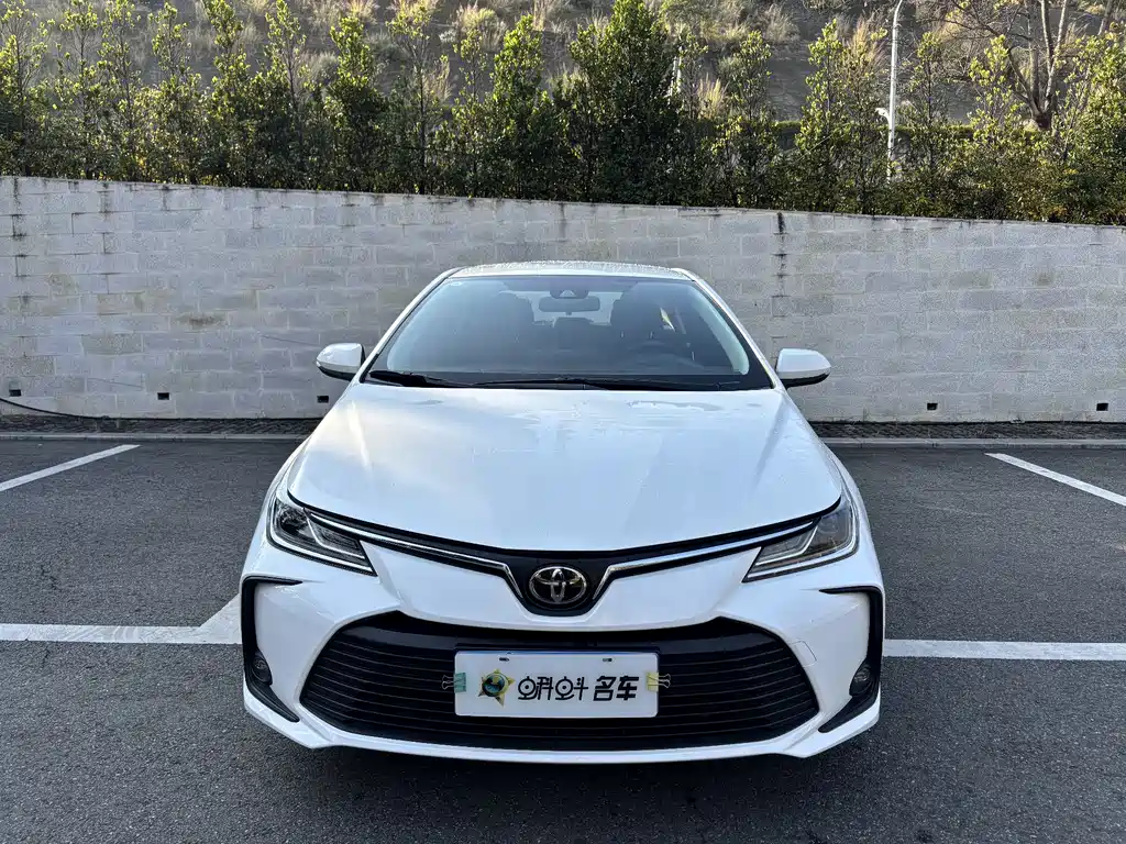 Toyota Corolla 2023 — фото 2