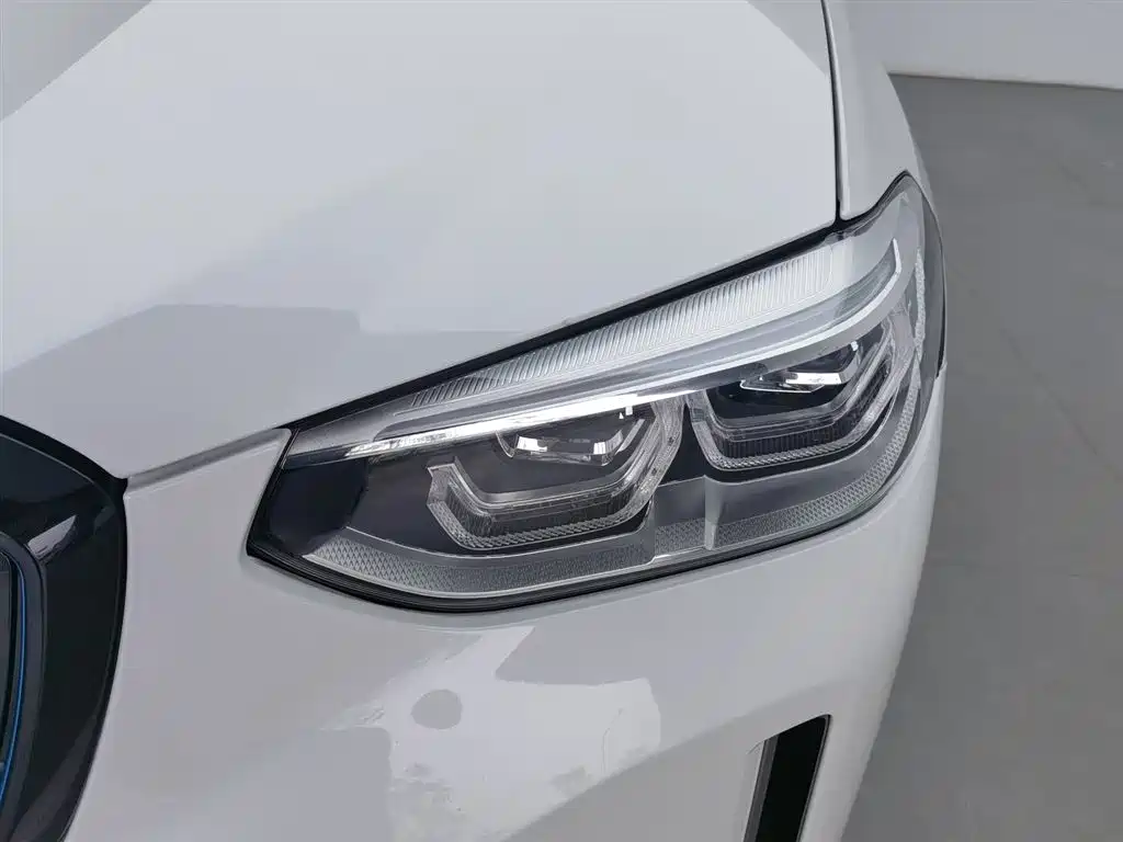 BMW iX3 2021