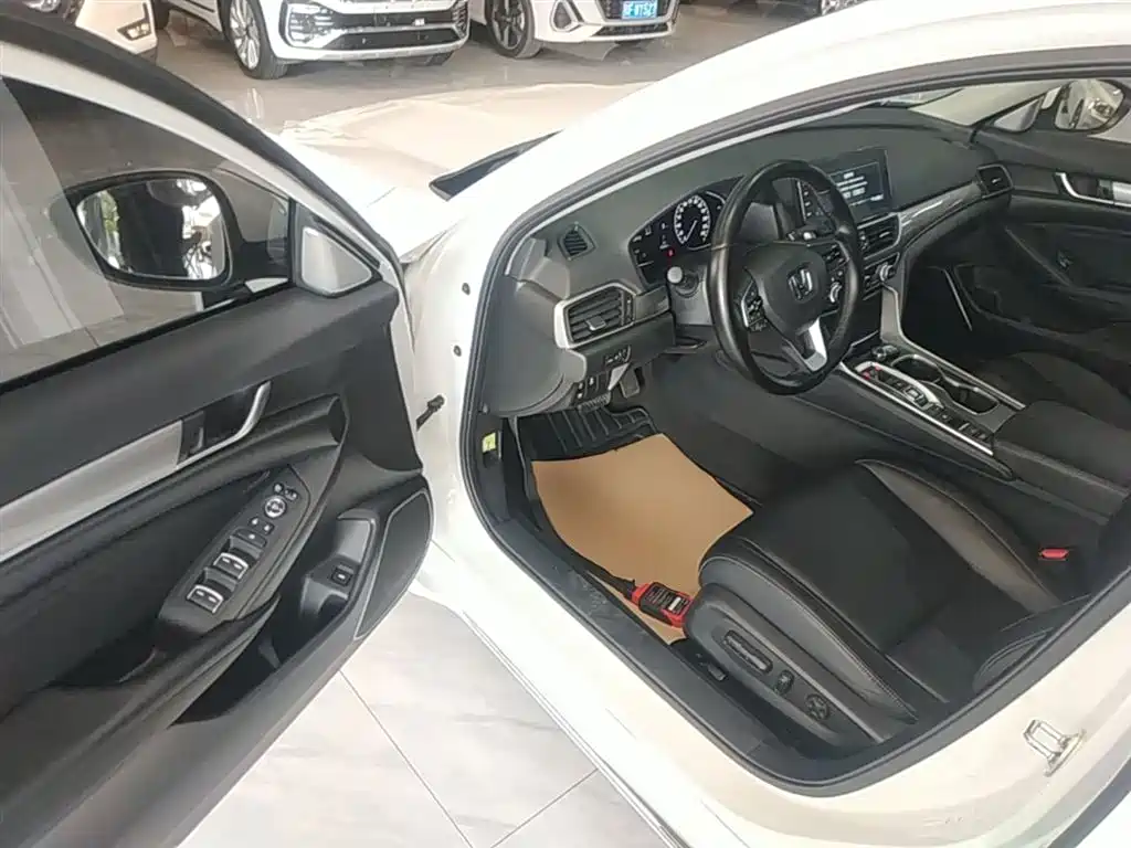 Honda Accord 2023 — фото 12