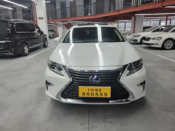 Lexus ES 2018