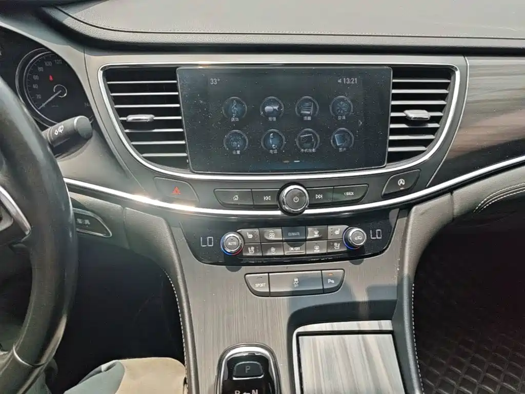 Buick LaCrosse 2018 — фото 13