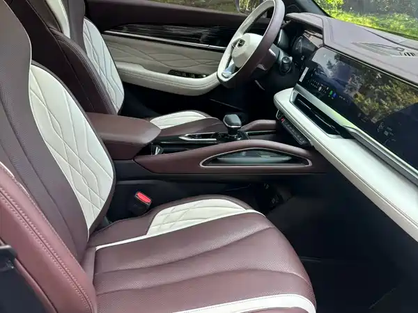 Geely Xingyue L 2021