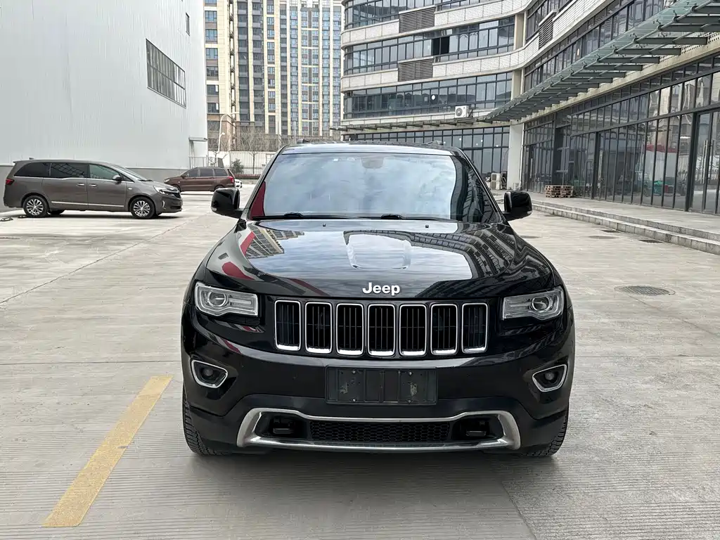 Jeep Grand Cherokee 2016 — фото 2
