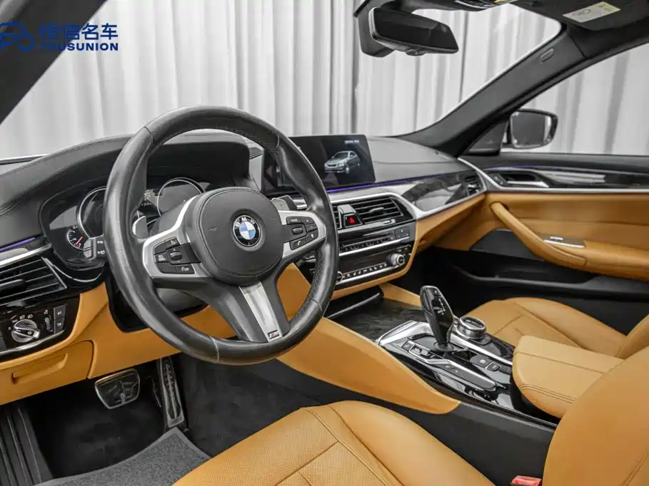 BMW 5 Series 2018 — фото 12