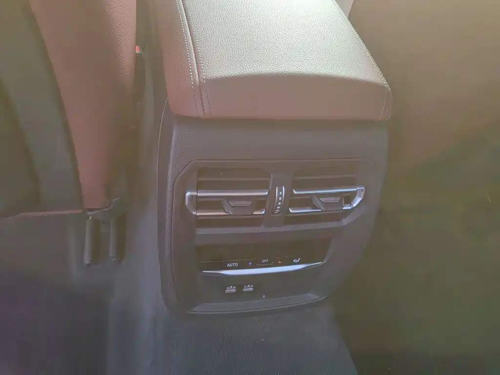 BMW 3 Series 2022 — фото 9