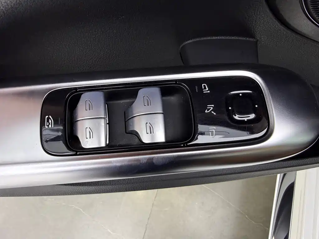 Mercedes-Benz C-Class 2021 — фото 18