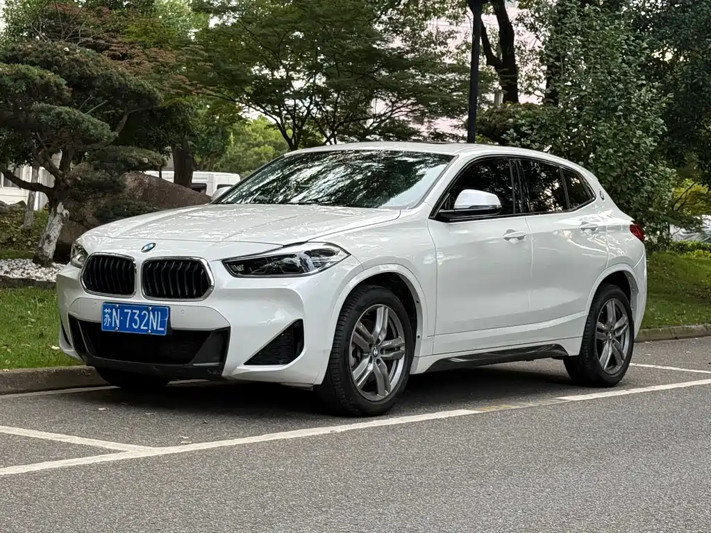 BMW X2 2022 — фото 1