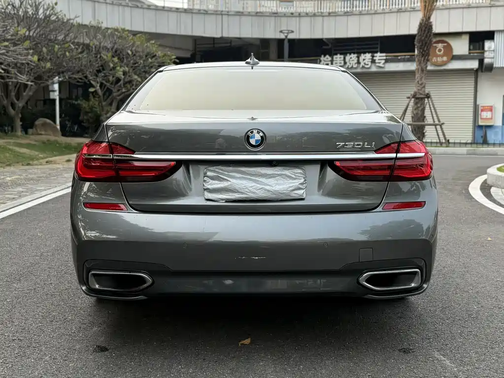 BMW 7 Series 2017 — фото 5