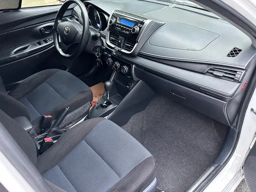 Toyota Yaris L 2019 — фото 14
