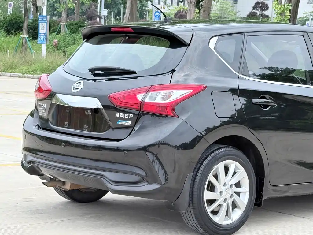 Nissan Tiida 2017 — фото 15