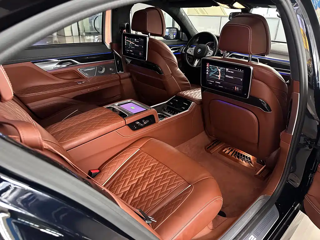 BMW 7 Series 2021 — фото 15