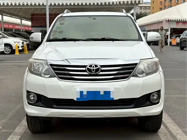 Toyota Fortuner 2015