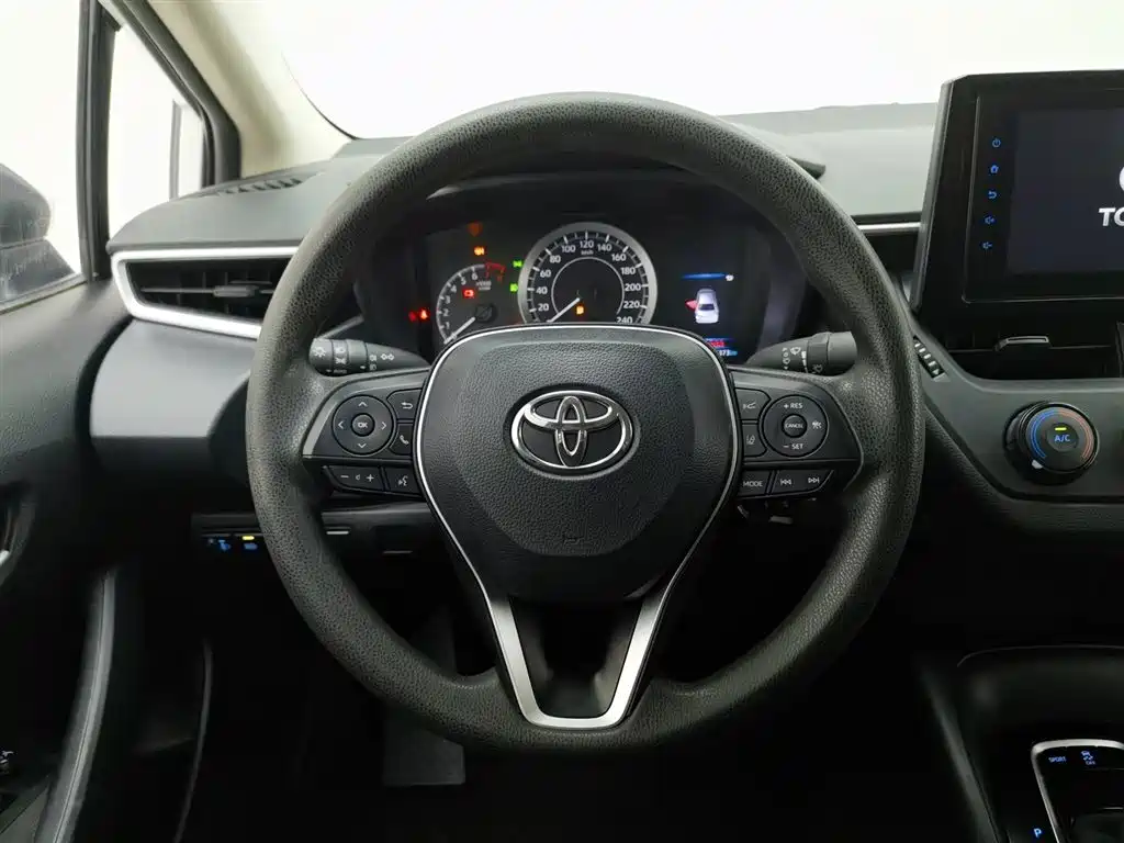 Toyota Corolla 2023 — фото 11