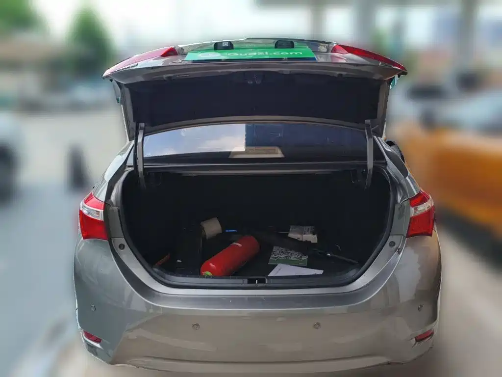 Toyota Corolla 2015 — фото 15
