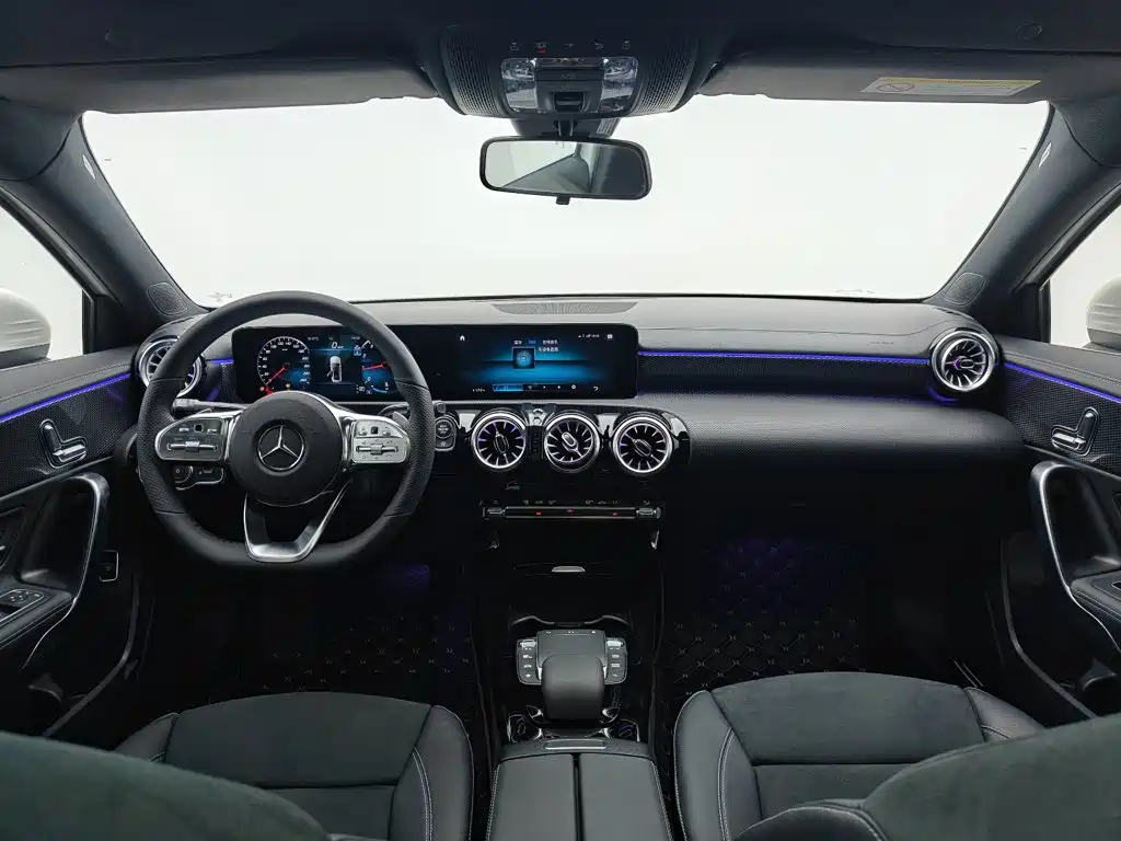 Mercedes-Benz A-Class 2023 — фото 19