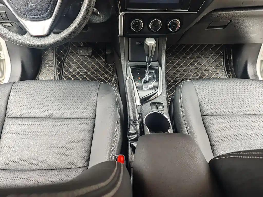 Toyota Corolla 2017 — фото 14